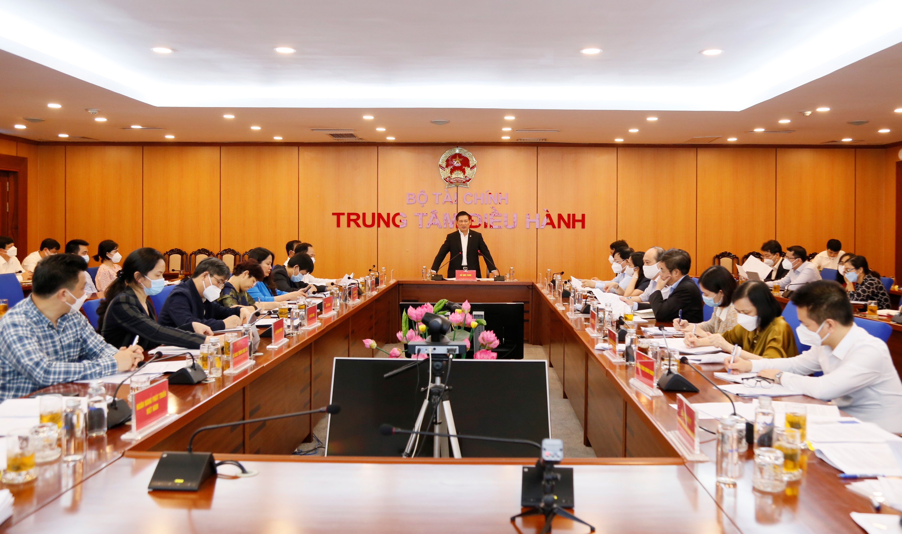 Quang cảnh cuộc làm việc.