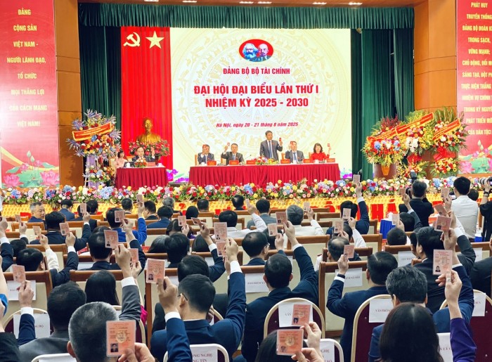 Thông qua Nghị quyết Đại hội đại biểu Đảng bộ Bộ Tài chính lần thứ I