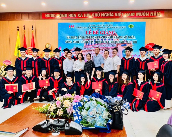 Trường Đại học Kinh doanh và Công nghệ Hà Nội - Mở rộng cơ hội với người vừa làm vừa học
