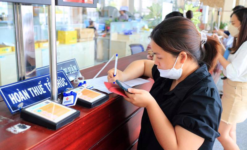 Phương án đề xuất thực hiện hỗ trợ tự động tính toán đối với một số chỉ tiêu trên tờ khai đối với thủ tục khai thuế thu nhập cá nhân tháng/quý của tổ chức, cá nhân trả thu nhập khấu trừ thuế đối với tiền lương, tiền công.