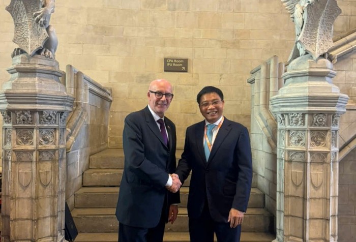 Bộ trưởng Bộ Tài chính Nguyễn Văn Thắng tiếp Đặc phái viên thương mại của Thủ tướng Anh