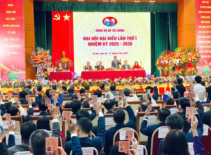 Đảng ủy Bộ Tài chính quán triệt Kết luận số 190-KL/TW của Bộ Chính trị, Ban Bí thư
