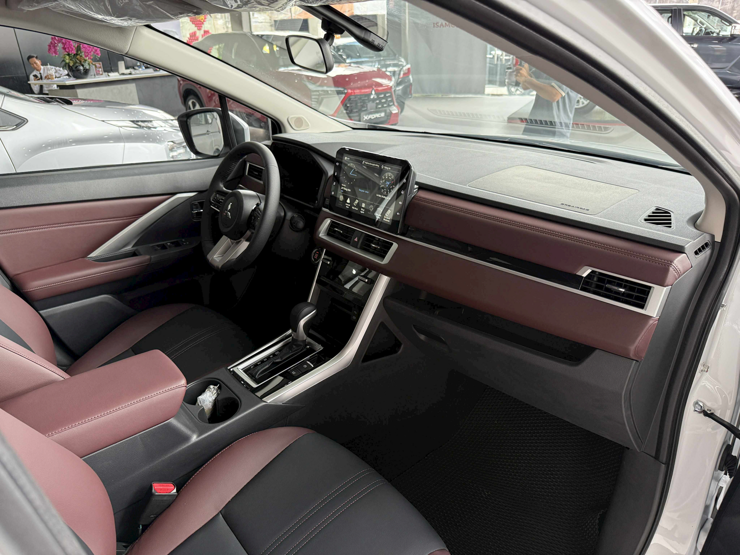 Nội thất xe mới khá bắt mắt so với thế hệ cũ. Ảnh: Đăng Khoa.