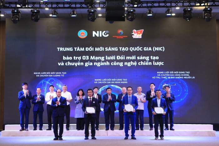 Bài 1: Kết nối, quy tụ tinh hoa người Việt toàn cầu