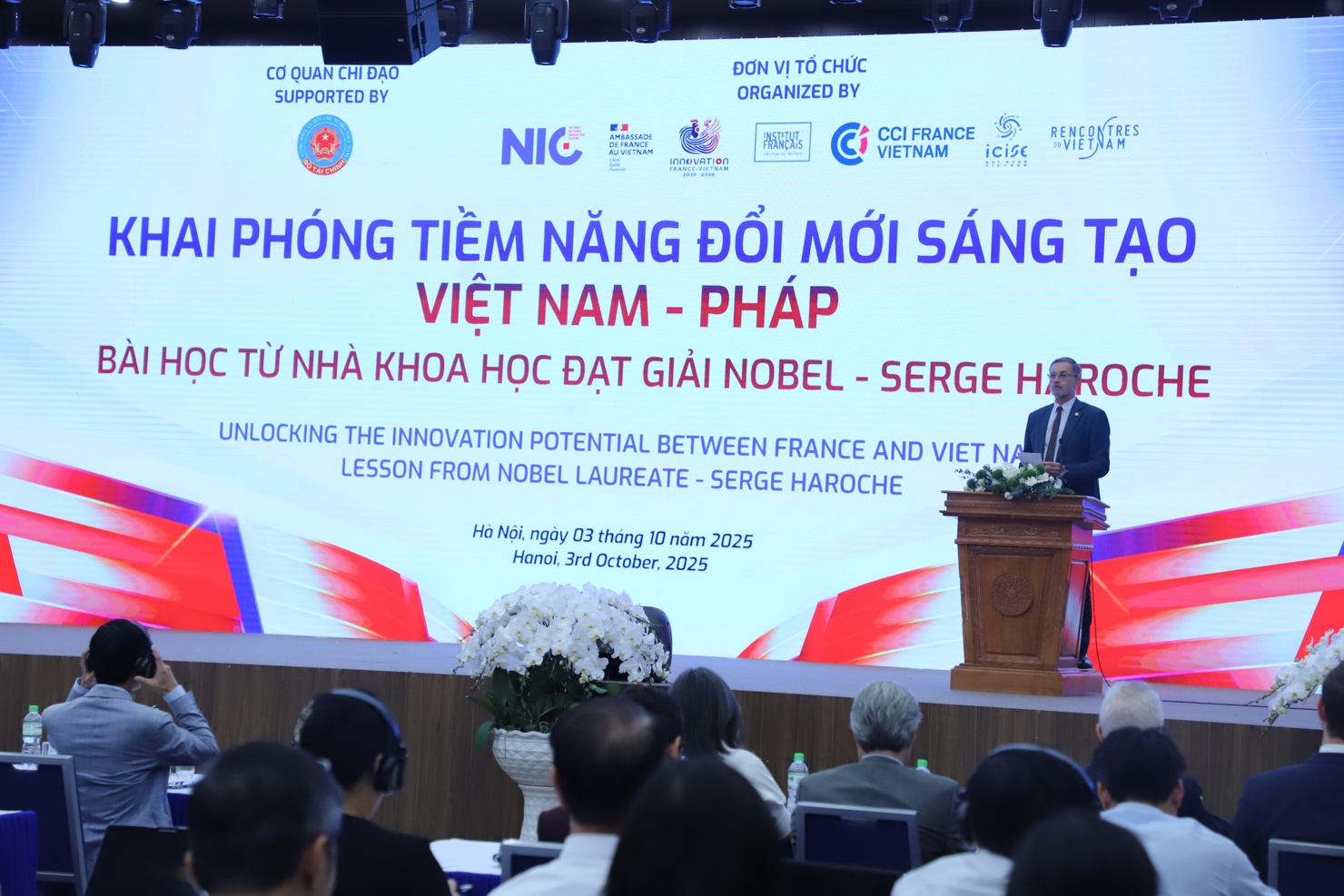 Ông Olivier Brochet - Đại sứ Đặc mệnh toàn quyền Cộng hòa Pháp tại Việt Nam phát biểu tại Diễn đàn. 