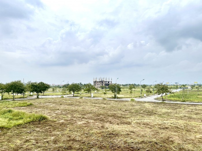 Kiểm soát tín dụng bất động sản: Ngăn rủi ro và tránh “thổi giá”