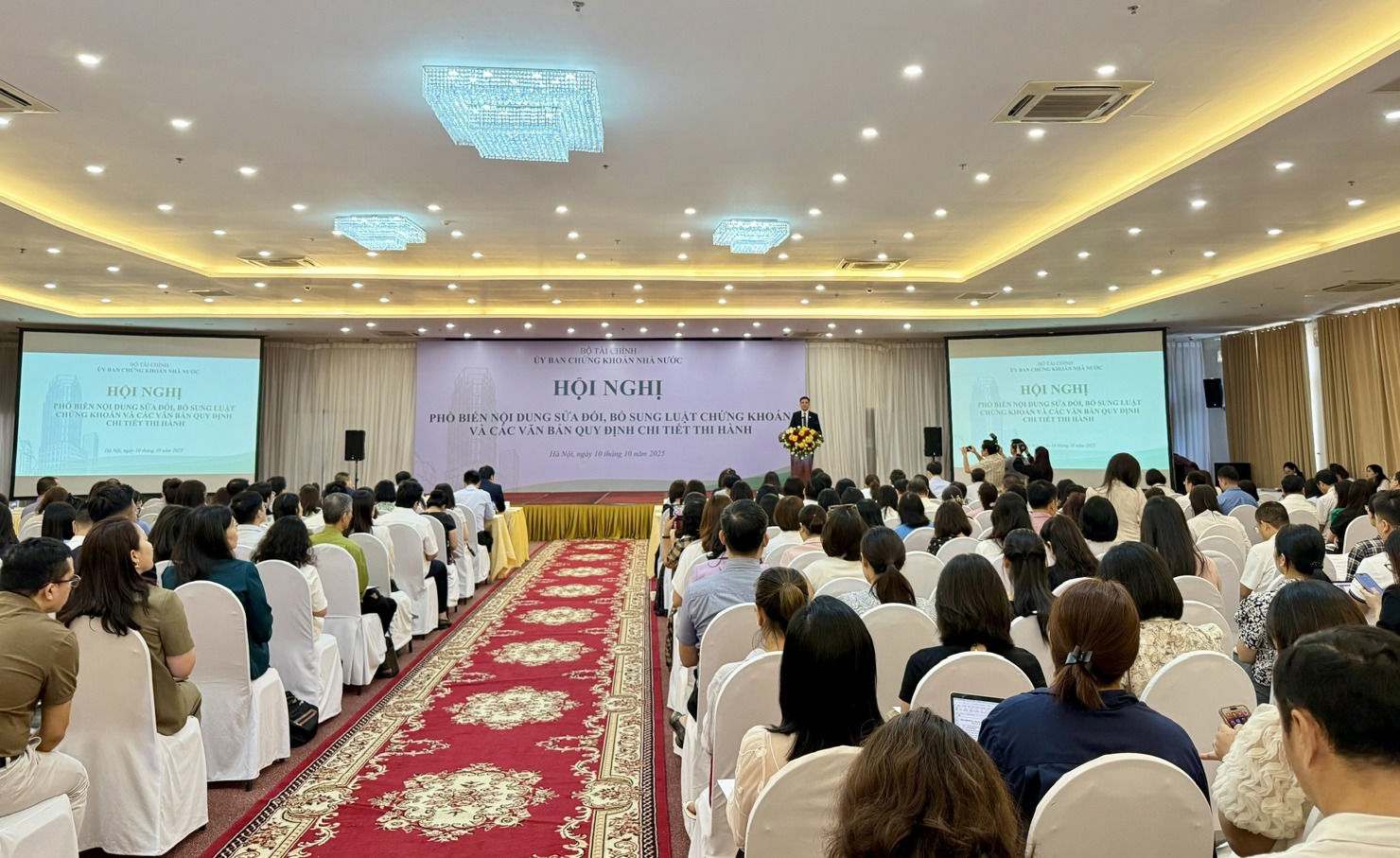 Toàn cảnh Hội nghị.