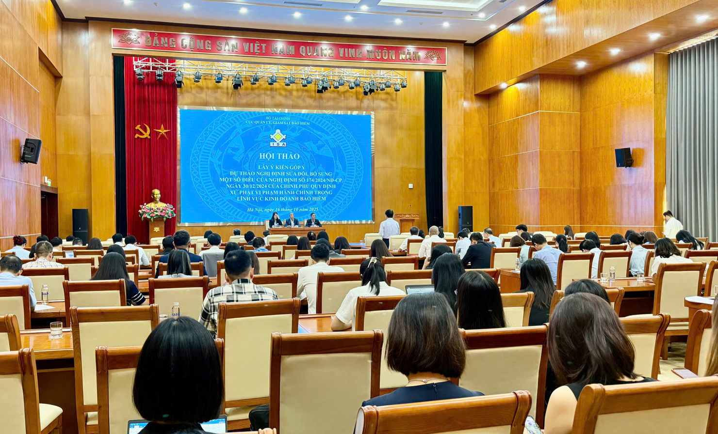 Toàn cảnh Hội nghị.