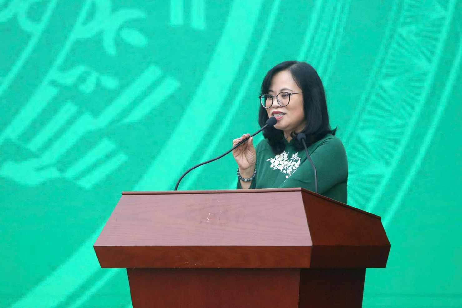 Bà Lê Thị Việt Nga - Trưởng Ban Quản lý kinh doanh chứng khoán giữ chức vụ Phó Chủ tịch UBCKNN kể từ ngày 21/10/2025.