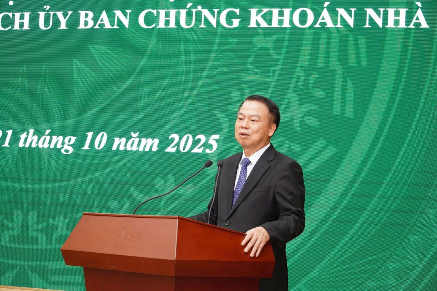 Thứ trưởng Bộ Tài chính Nguyễn Đức Chi phát biểu chúc mừng và giao nhiệm vụ tại Hội nghị.