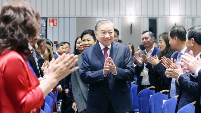 Tổng Bí thư Tô Lâm gặp gỡ cán bộ Đại sứ quán Việt Nam và cộng đồng người Việt tại Bắc Âu