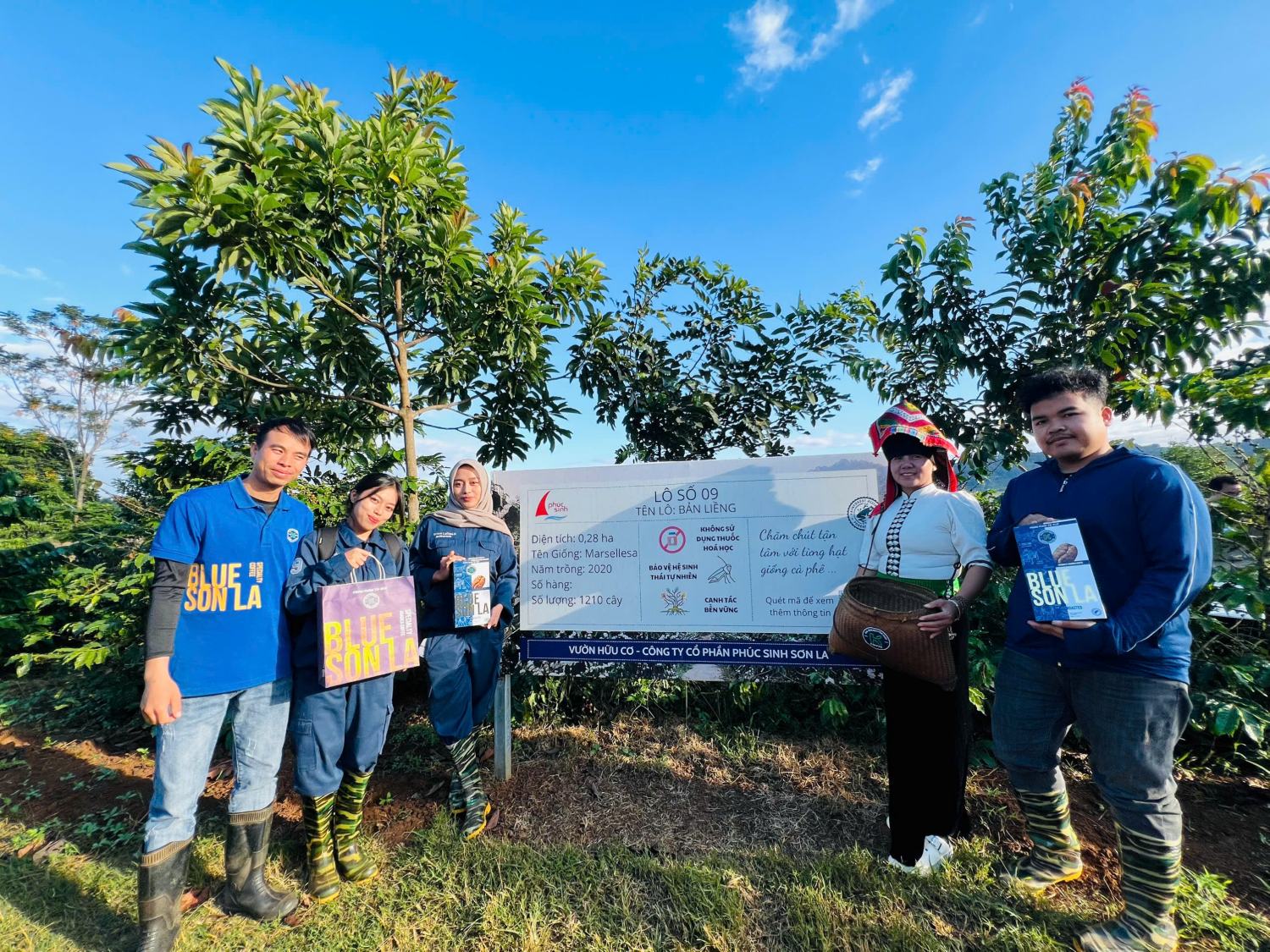 INFOGRAPHIC: Chuẩn nghèo đa chiều mới - Bước nâng tầm lịch sử