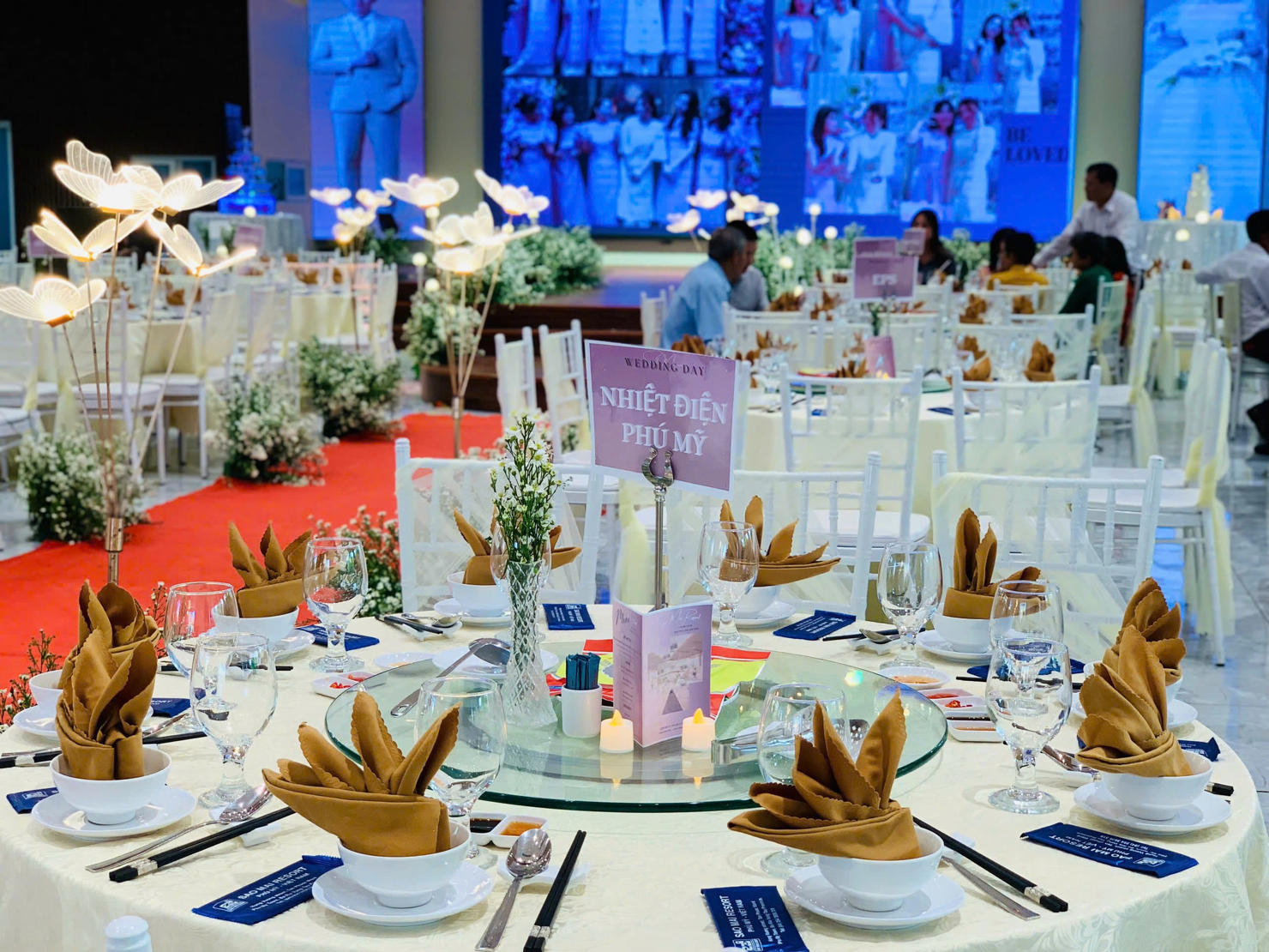 Bên trong Sao Mai Center 2