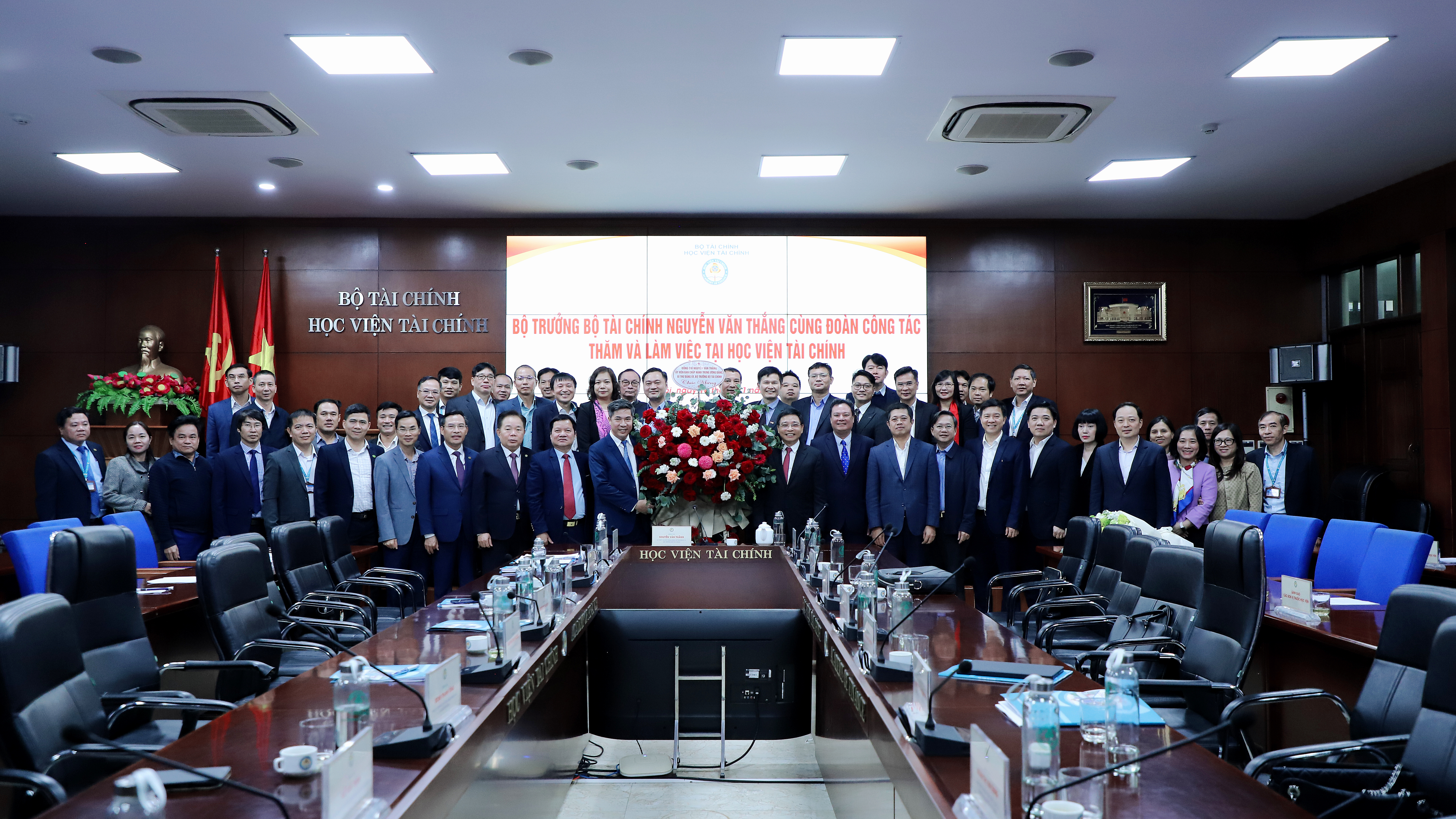 Bộ trưởng Nguyễn Văn Thắng thăm và làm việc với Học viện Tài chính