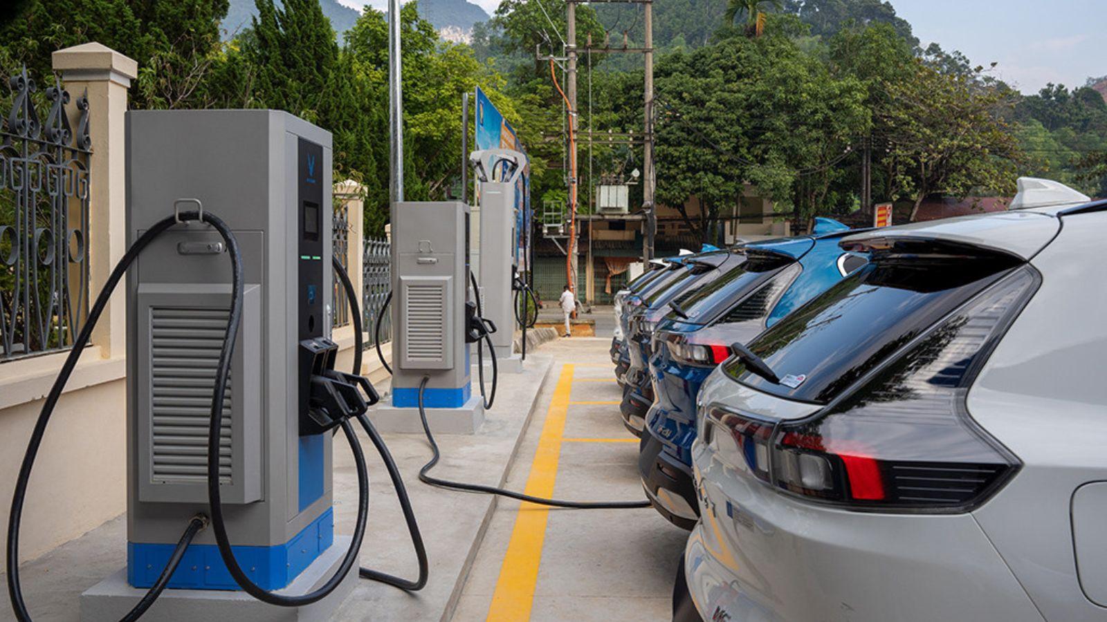 Hà Nội sẽ sớm “quyết” chính sách hỗ trợ chuyển đổi xe xăng, dầu