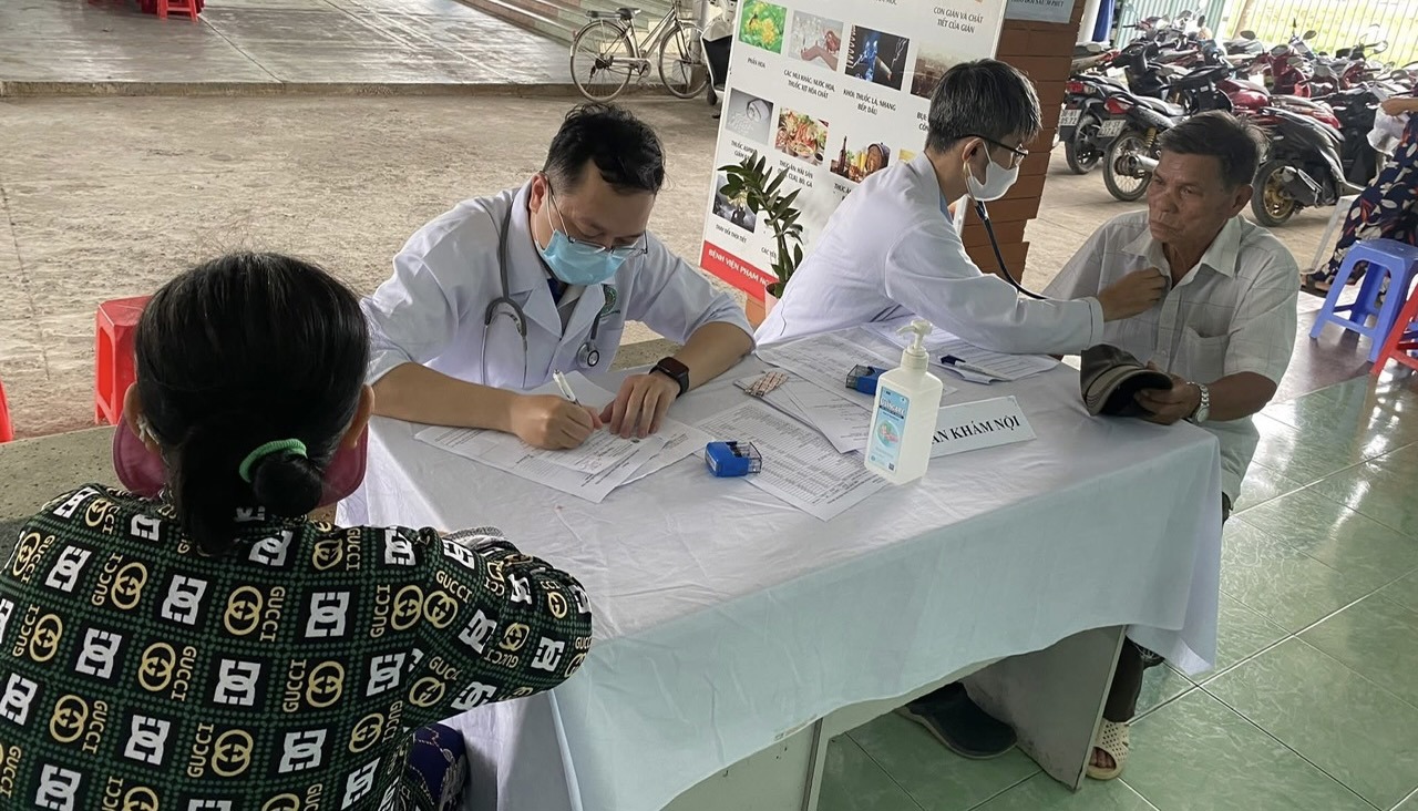 BHXH TP. Hồ Chí Minh và Sở Y tế thành phố quyết tâm phối hợp thực hiện tốt nhất việc chăm sóc sức khỏe cho người dân. Ảnh: Lê Văn