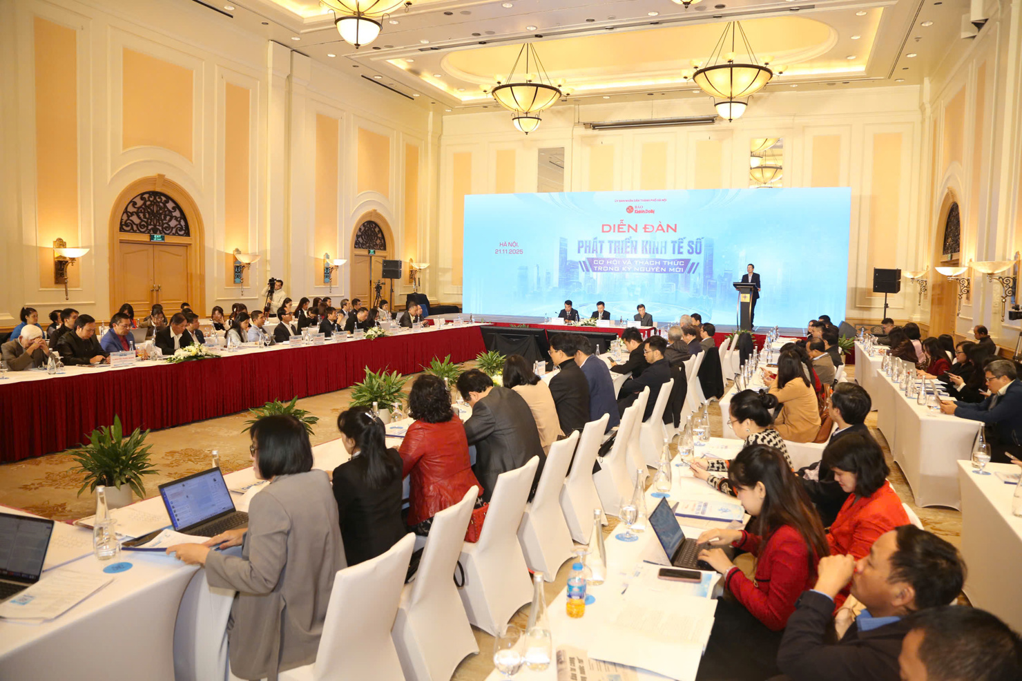 Quang cảnh Diễn đàn Phát triển kinh tế số: Cơ hội và thách thức trong kỷ nguyên mới.