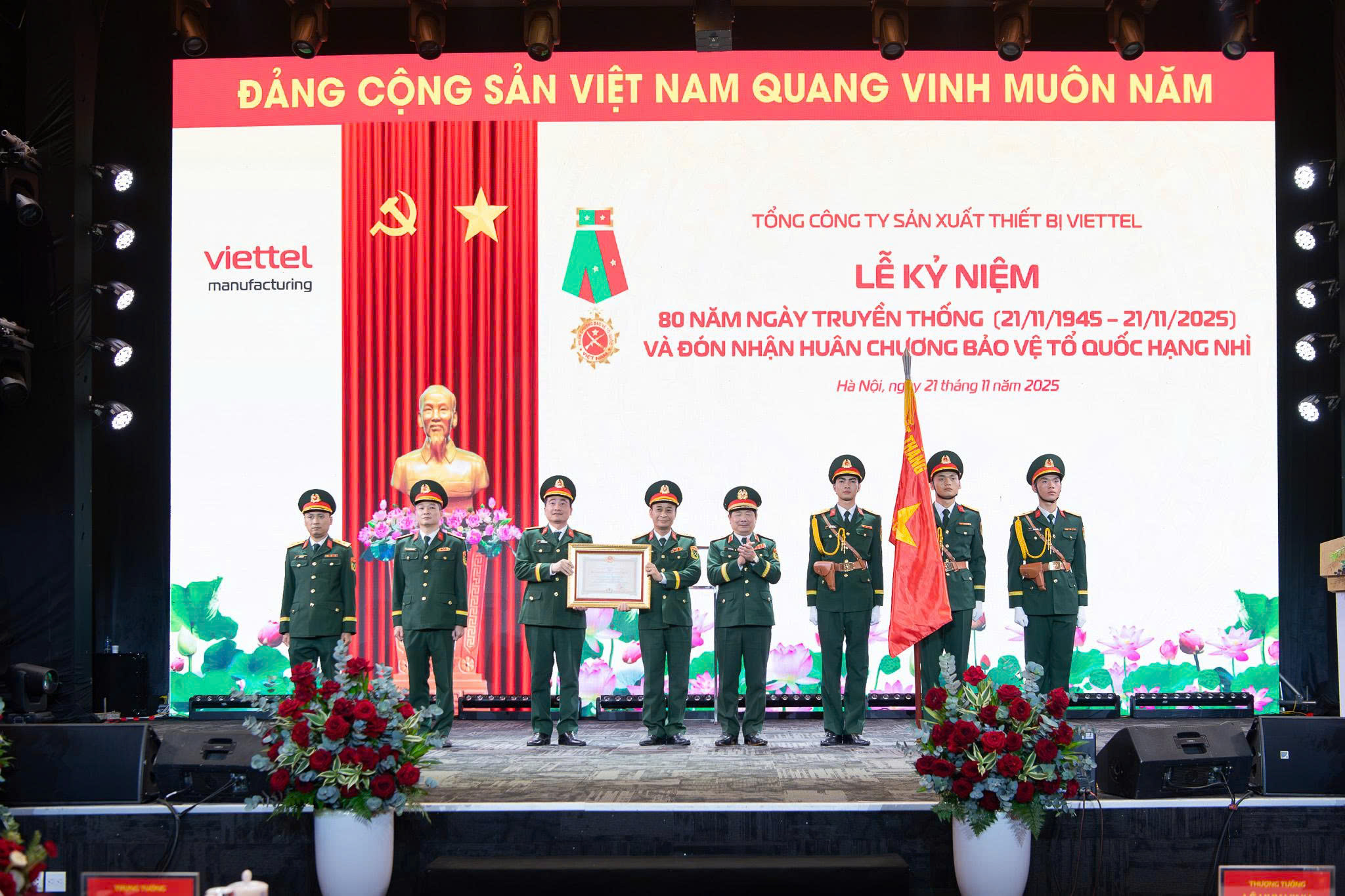 Tổng Công ty Sản xuất thiết bị Viettel nhận Huân chương Bảo vệ Tổ quốc hạng Nhì