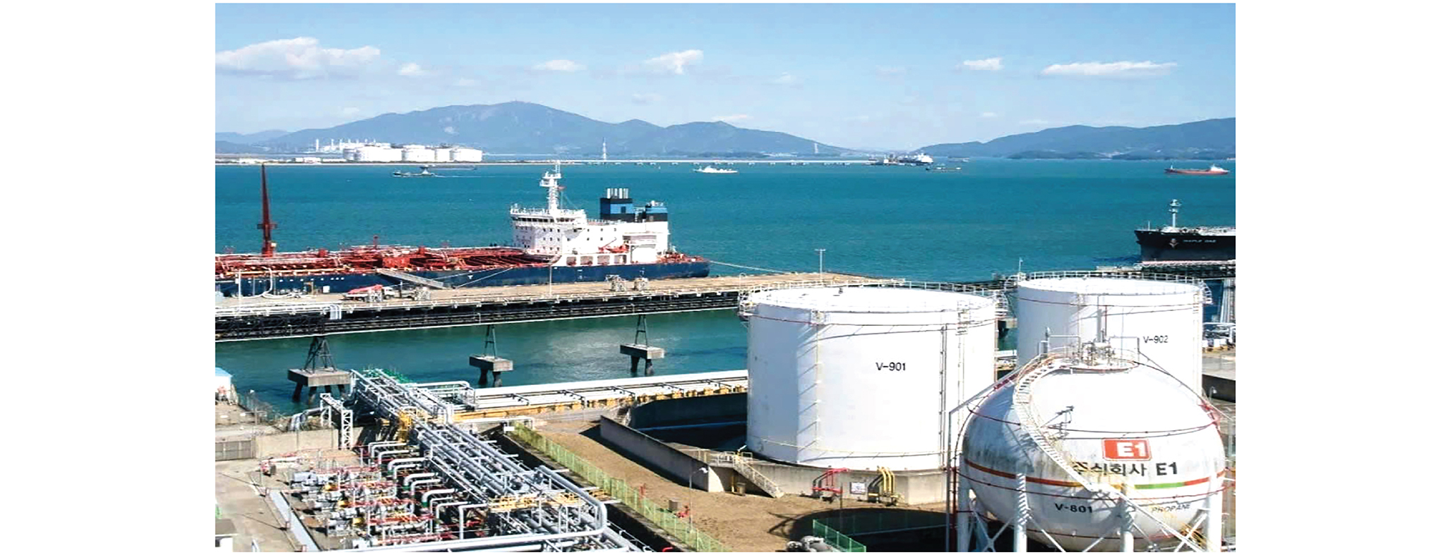 EMAGAZINE: Triển vọng ngành cổ phiếu 2026: Chu kỳ mới và quỹ đạo phân hoá rõ nét trên thị trường - Ảnh 7