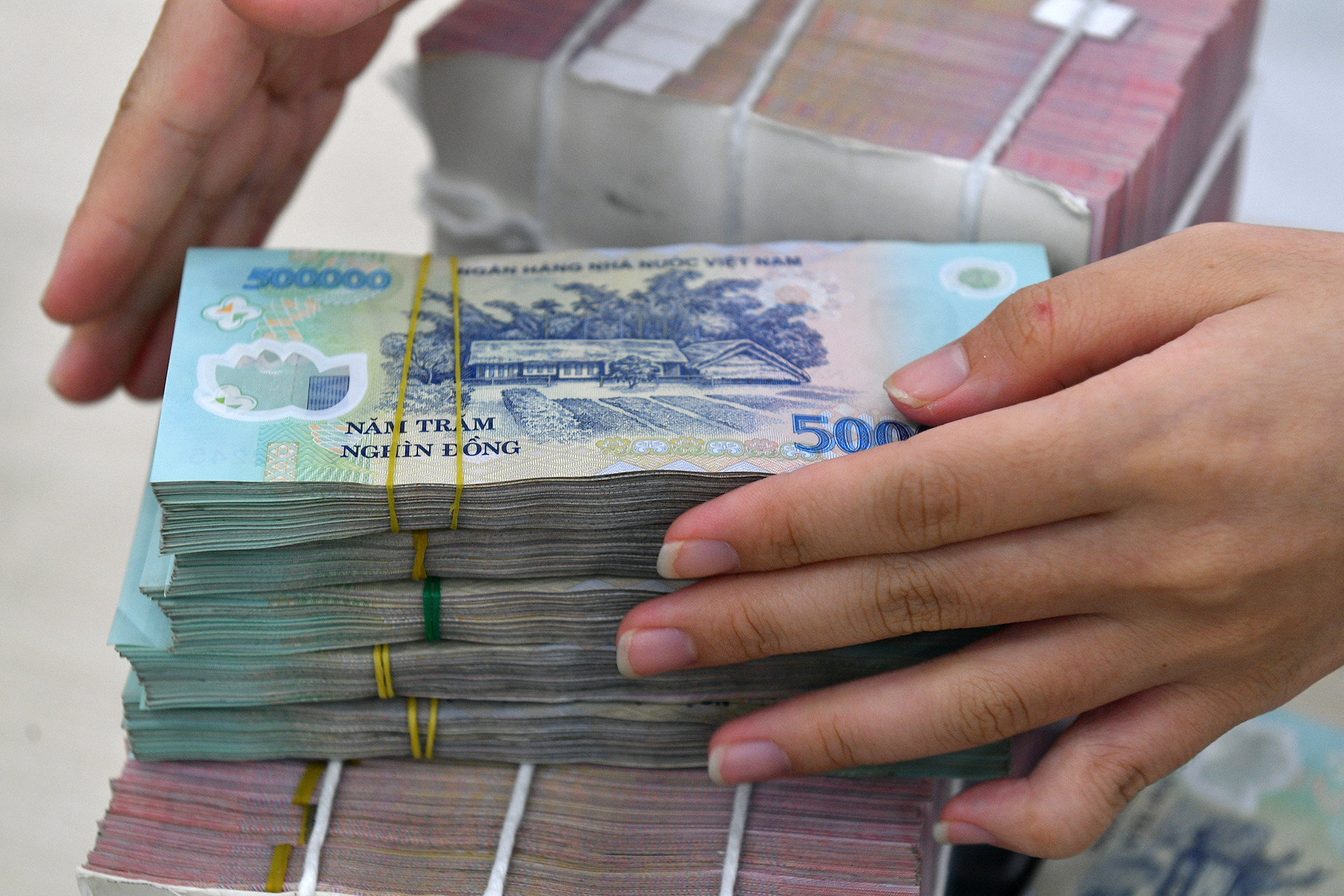 Loạt doanh nghiệp chi cổ tức từ 200 đến 8.500 đồng/CP trong ngày chốt quyền 25/11