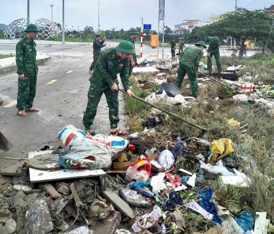 Sớm hoàn thiện dự thảo Nghị quyết của Chính phủ về các giải pháp khắc phục hậu quả thiên tai