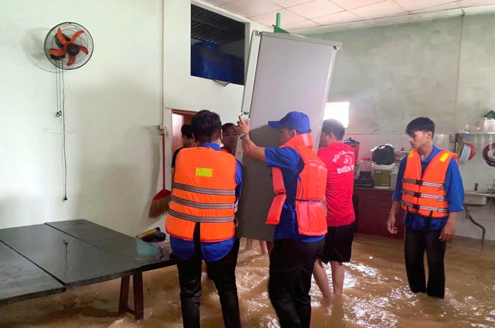 Khánh Hòa hỗ trợ hộ dân bị sập nhà do mưa lũ 60 triệu đồng