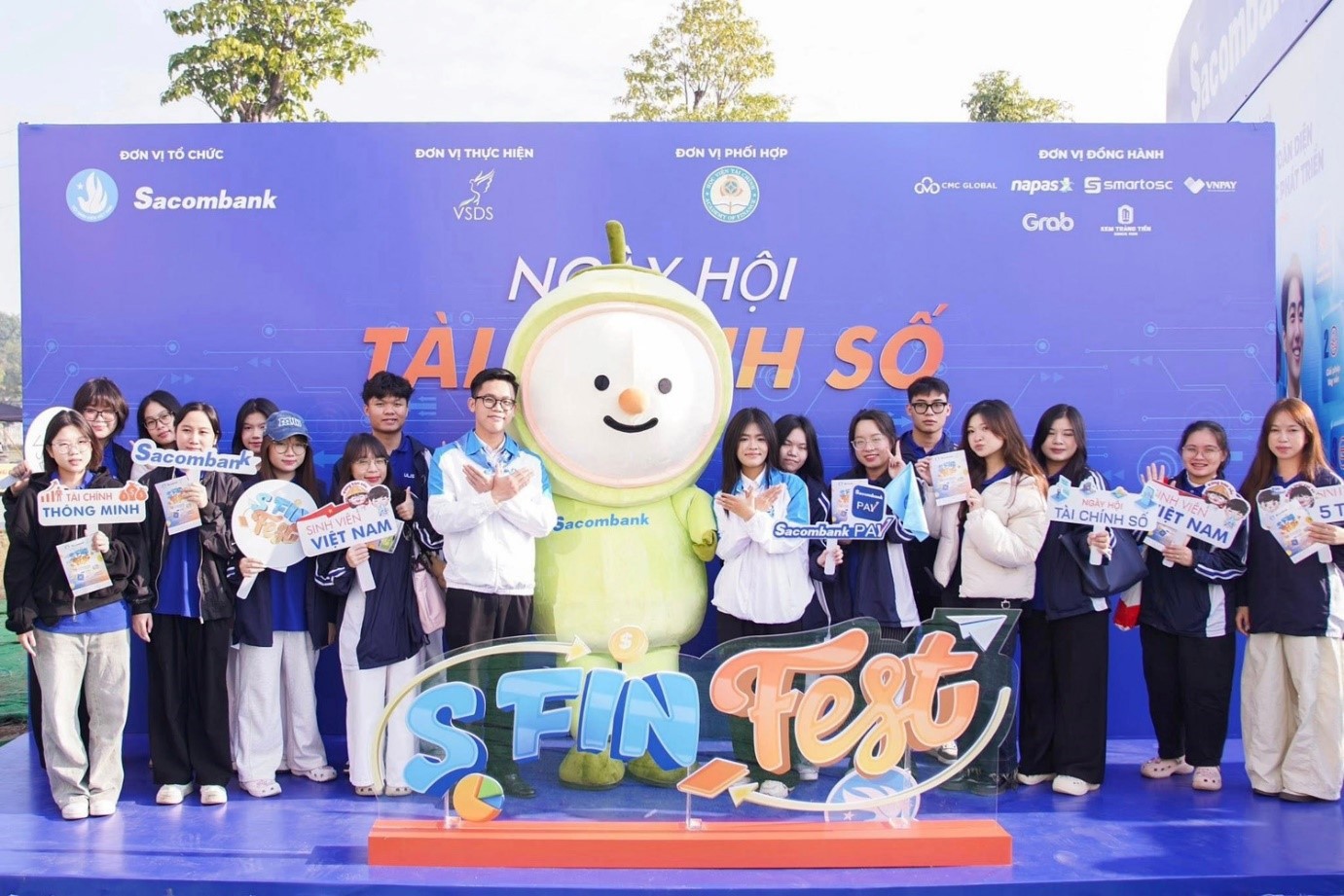 S-FinFest 2025 là ngày hội ý nghĩa dành cho sinh viên yêu thích tài chính, công nghệ