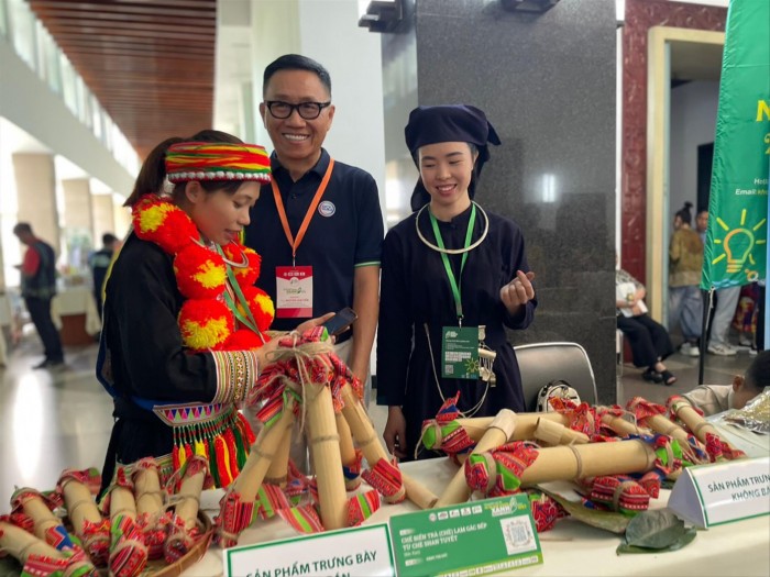 VIDEO: Thúc đẩy tài chính vĩ mô - Giúp người nghèo khởi nghiệp